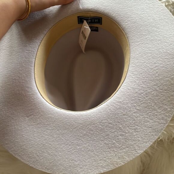 Anthropologie flat brim hat display picture 2